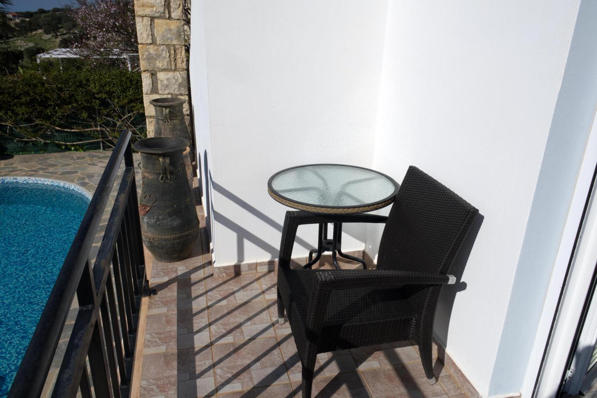 Gemuetliche Villa Mailin Priv. Pool Schoene Aussicht Skouloúfia エクステリア 写真